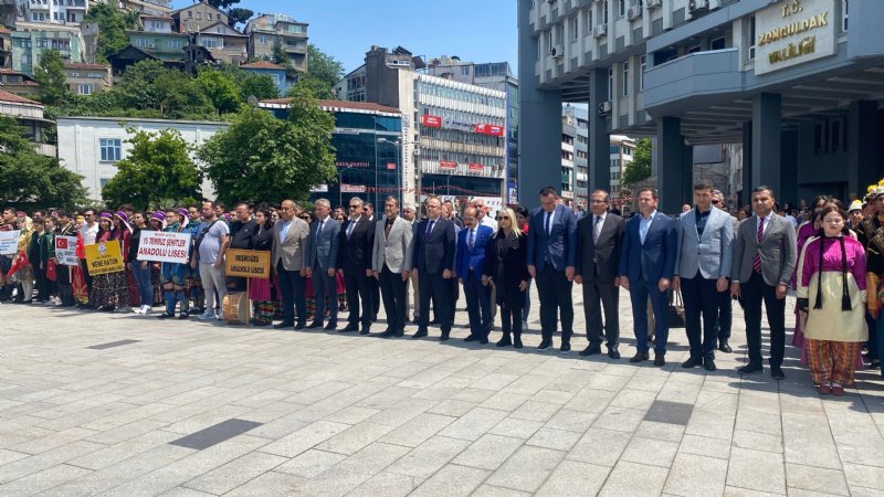 Okullar arası Halk Oyunları Türkiye Şampiyonası açılış töreni… 22 İLDEN 350 SPORCU KATILACAK - 1