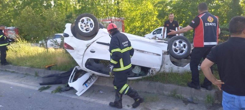 Refüje çıkarak takla attı: 3 yaralı - 2