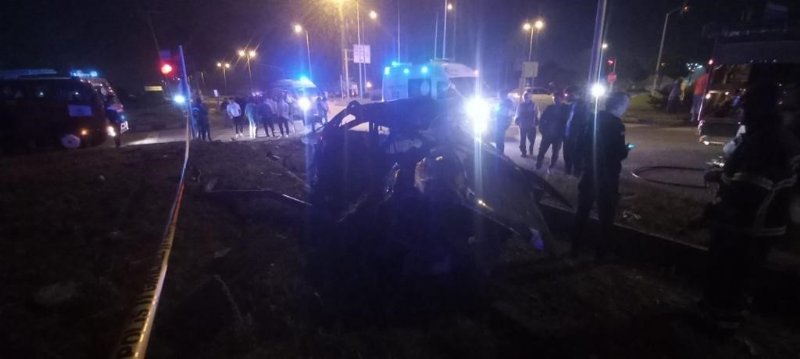 Yolcu otobüsü ile otomobil çarpıştı: 2 ÖLÜ, 2 YARALI - 3