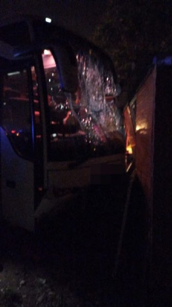 Yolcu otobüsü ile otomobil çarpıştı: 2 ÖLÜ, 2 YARALI - 7