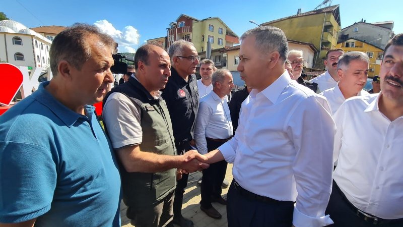 BAKAN YERLİKAYA, ÇAYCUMA’DA SEL FELAKETİNİ İNCELEDİ - 3