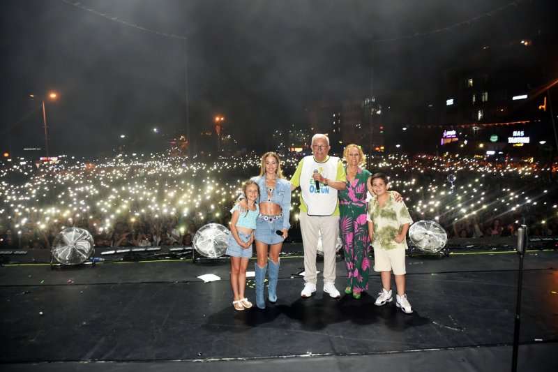 DERYA ULUĞ ve MARY JANE KONSERLERİ - 2