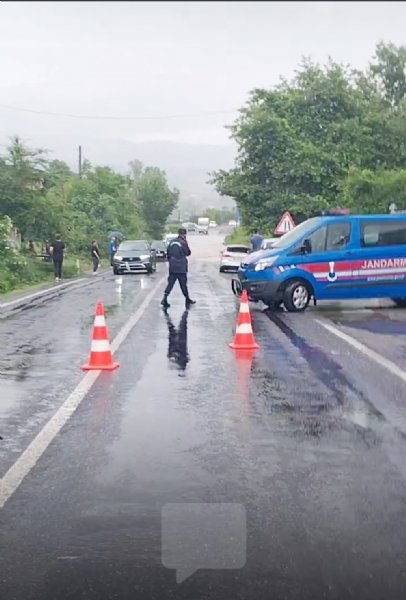 Esnaf dükkanlarını tahliye ediyor, yollar kapandı… EREĞLİ’NİN YAĞMURLA İMTİHANI - 1