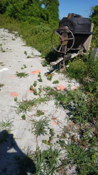 Harç tankeri bağlı traktörüyle takla atan sürücü yaralandı - 5