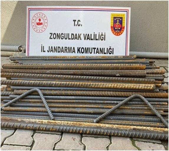 Jandarma demir hırsızlarını yakaladı… - 1