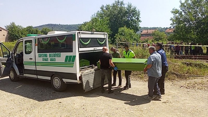 KARŞIYA GEÇMEK İSTEYEN KADINA TREN ÇARPTI - 2