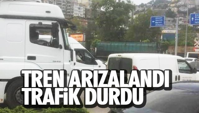 TREN ARIZALANINCA TRAFİK DURDU