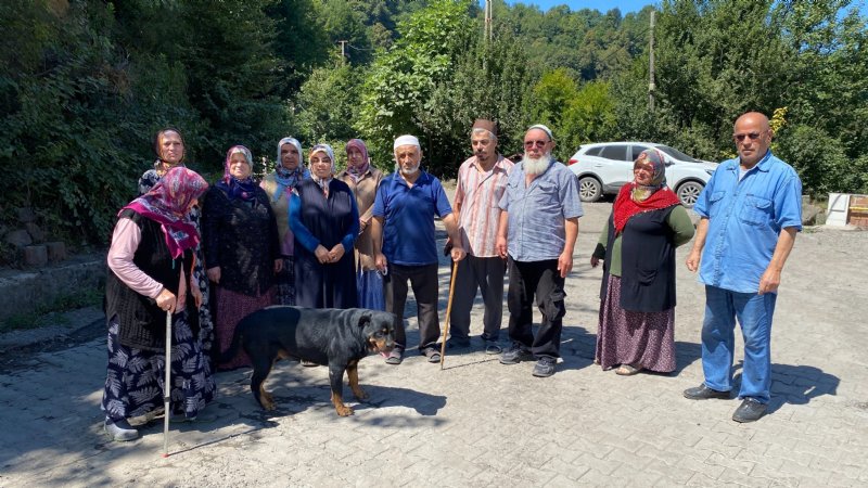 Barikat kurup yolu trafiğe kapattılar - 2