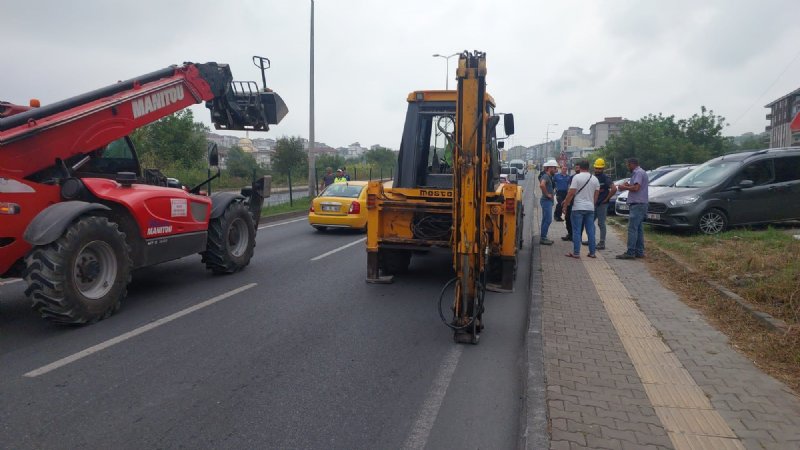 İŞ MAKİNESİ İLE HALK OTOBÜSÜ ÇARPIŞTI! - 6