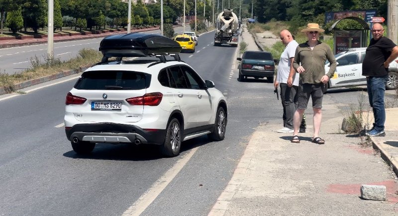 Kavga eden sürücüler  kazaya neden oldu - 4