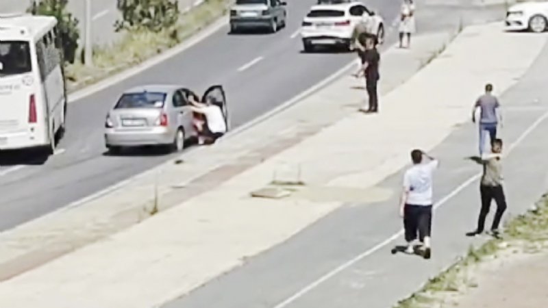 Kavga eden sürücüler  kazaya neden oldu - 5