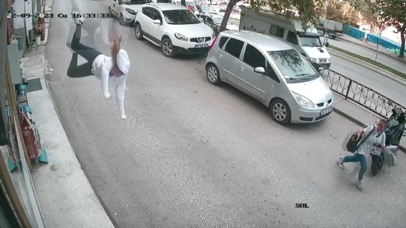 3´ÜNCÜ KATTAN DÜŞEN GENÇ KIZ HAYATINI KAYBETTİ - 2