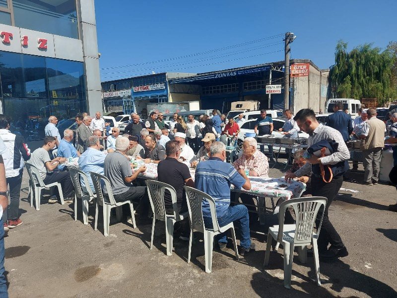 AHİLİK HAFTASI’NDA ESNAFA YEMEK İKRAMI - 2