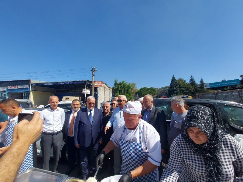 AHİLİK HAFTASI’NDA ESNAFA YEMEK İKRAMI - 3