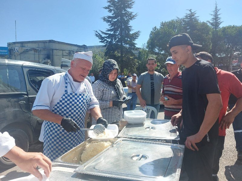 AHİLİK HAFTASI’NDA ESNAFA YEMEK İKRAMI - 4