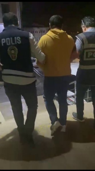 ETEK GİYEN HIRSIZ YAKALANDI! - 1