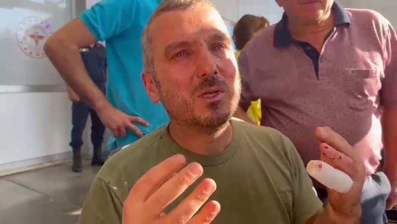 GÖÇÜKTEN ÇIKARTILAN YARALILAR HASTANELERE KALDIRILDI - 2