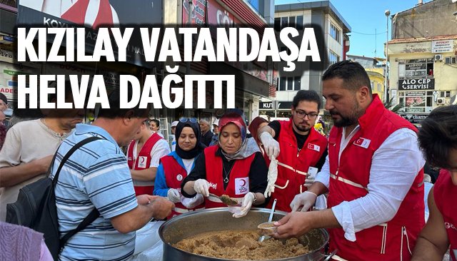 KIZILAY VATANDAŞA HELVA DAĞITTI