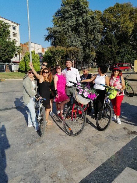 SÜSLÜ KADINLARIN TALEPLERİ VAR! - 5
