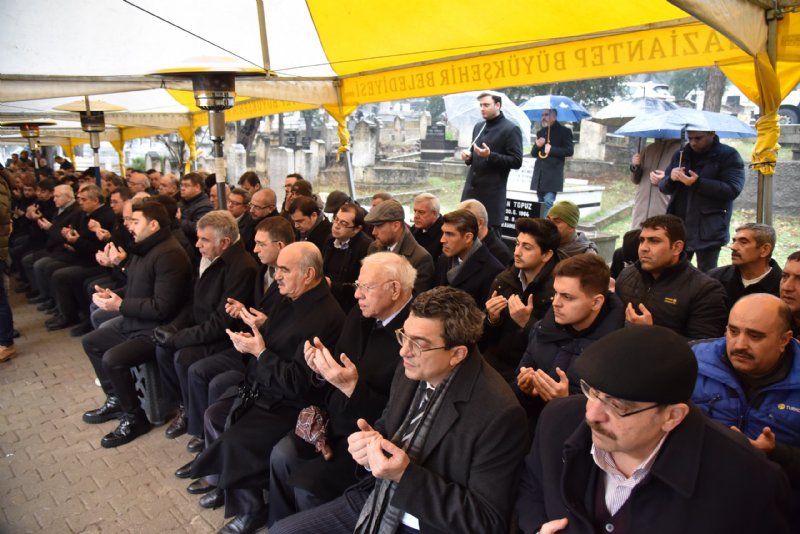 SANİ KONUKOĞLU MEZARI BAŞINDA ANILDI - 3