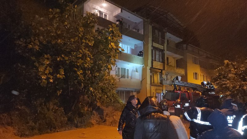 HEYELAN! 6 KİŞİYİ İTFAİYE KURTARDI - 1