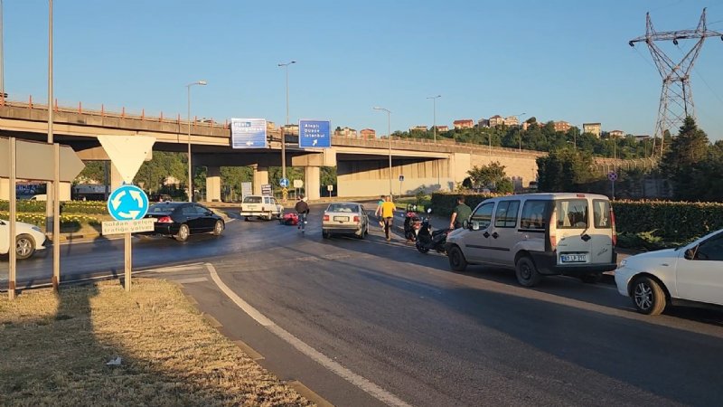 YAĞ YOLA AKTI; 12 MOTOSİKLET, 2 OTOMOBİL KAZA YAPTI! - 3