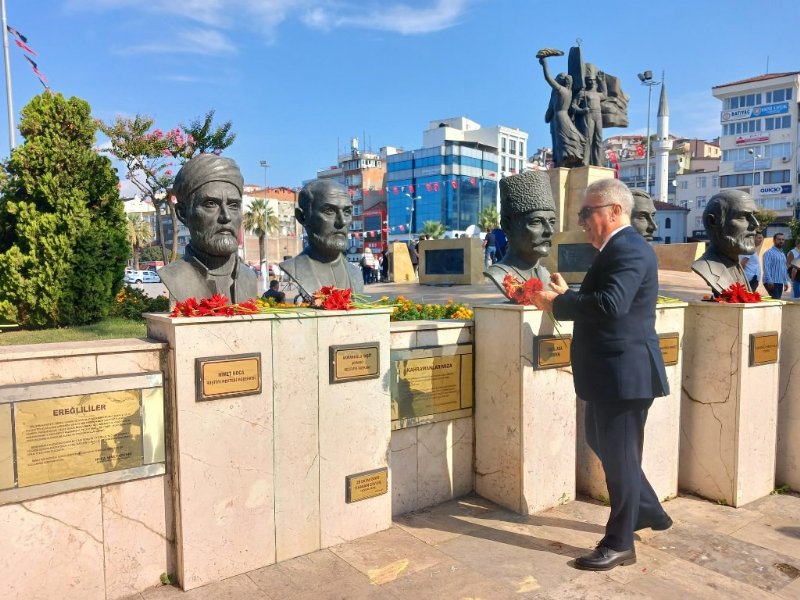 BİR AVUÇ İNSANLA BAYRAM KUTLANDI - 25