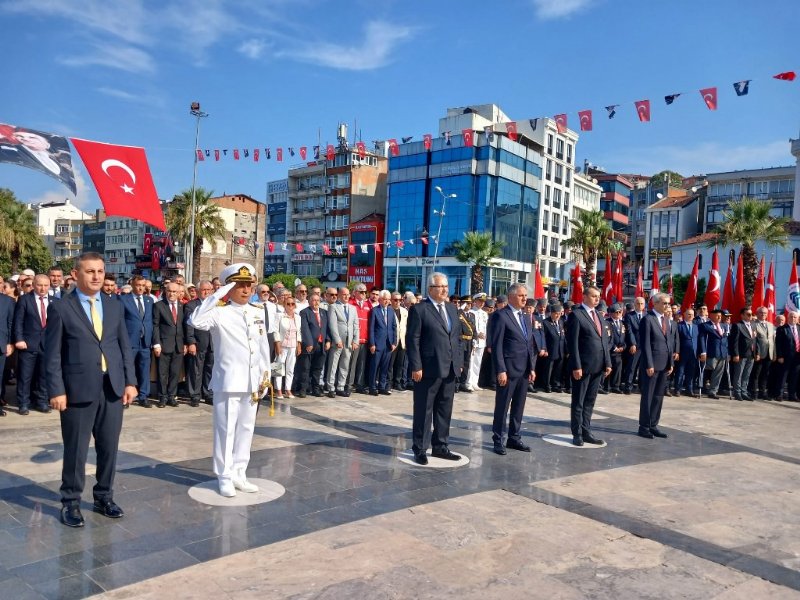 BİR AVUÇ İNSANLA BAYRAM KUTLANDI - 26