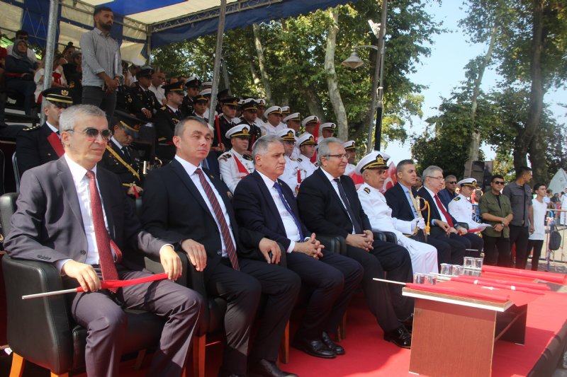 BİR AVUÇ İNSANLA BAYRAM KUTLANDI - 4