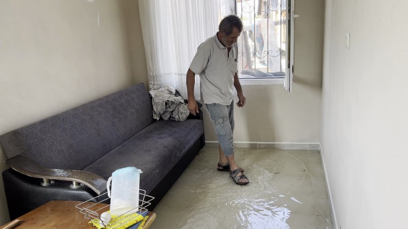 Böylesi görülmedi: Evin içine hortum soktular, 10 gün boyunca çeşmeyi açık bıraktılar - 4