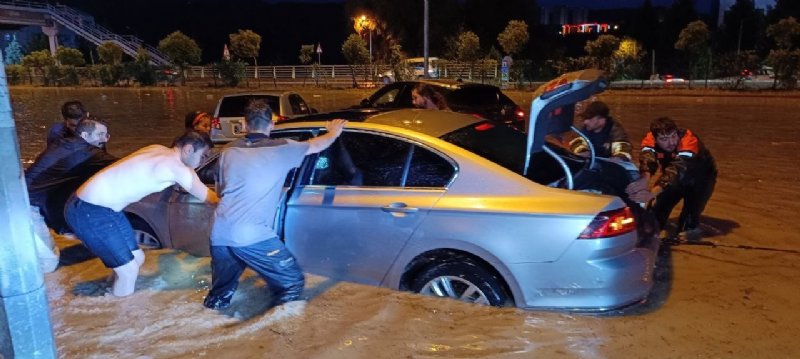 SAĞANAK, KOMŞUYU FELÇ ETTİ - 1