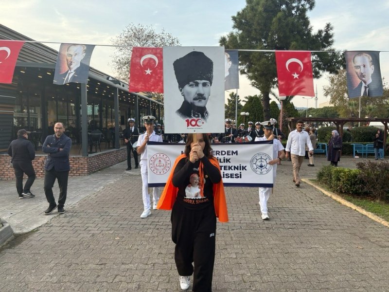 KALBİ AYNI UMUTLA ATAN  ÇOCUKLAR İÇİN YÜRÜNDÜ - 8