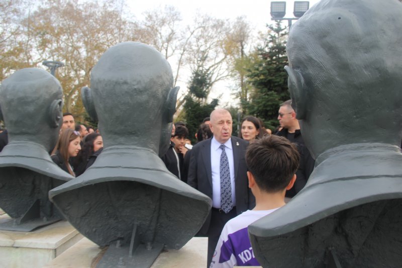 ÖZDAĞ’DAN CUMHURİYET TANIMI! - 13