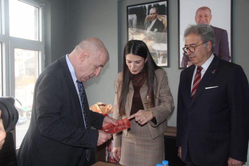 ÖZDAĞ’DAN CUMHURİYET TANIMI! - 6