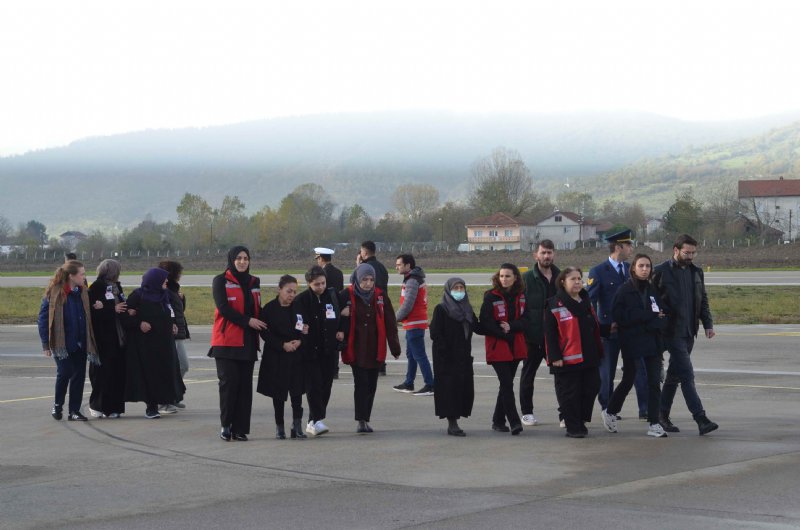 Şehidin naaşı Zonguldak Havalimanı´nda karşılandı - 5