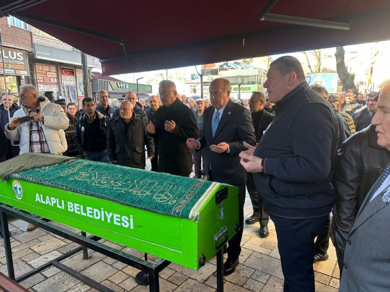 ANNESİ SON  YOLCULUĞUNA  UĞURLADI - 2