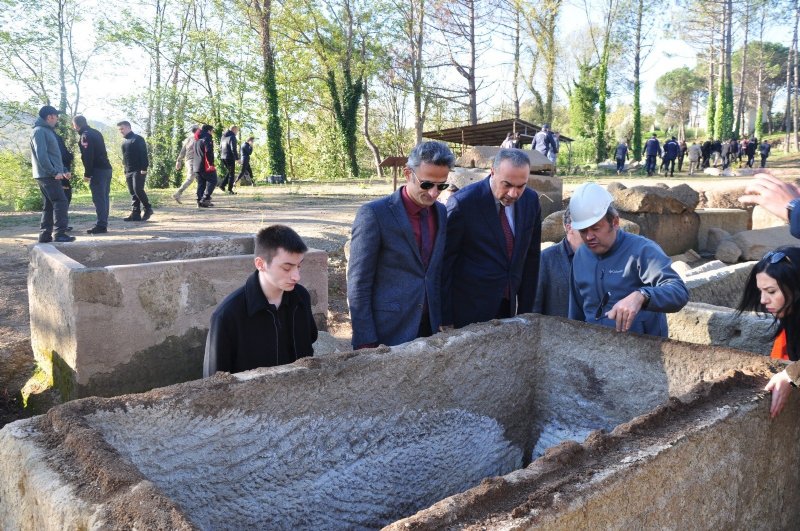 KARADENİZ BÖLGESİ´NİN EN BÜYÜK MEZARLIK ALANI BULUNDU - 4