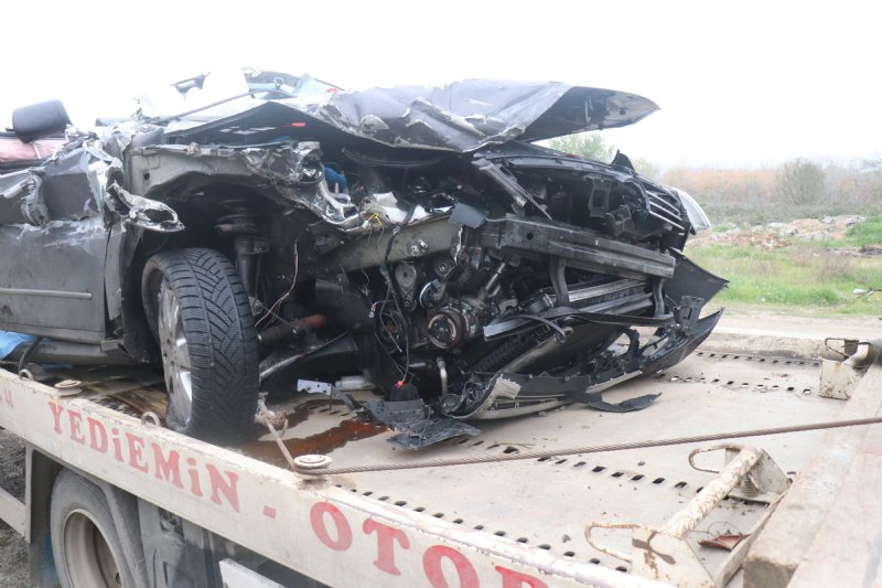 TIRA ÇARPTI:  1 ÖLÜ, 1 YARALI - 1