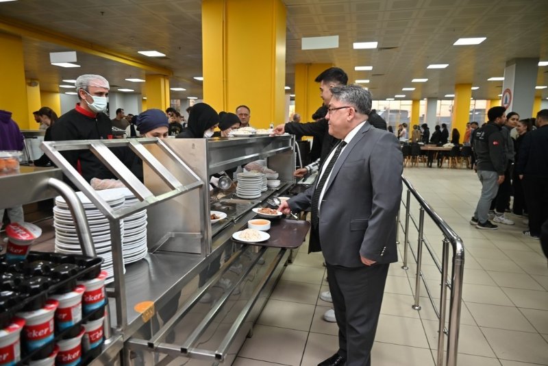 BEUN AİLESİ KADİR GECESİ İFTAR SOFRASINDA - 1