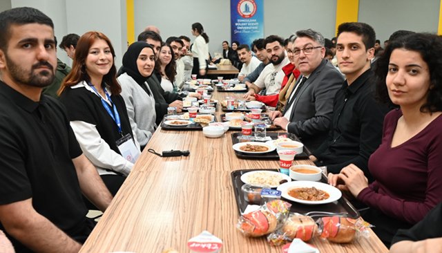 BEUN AİLESİ KADİR GECESİ  İFTAR SOFRASINDA