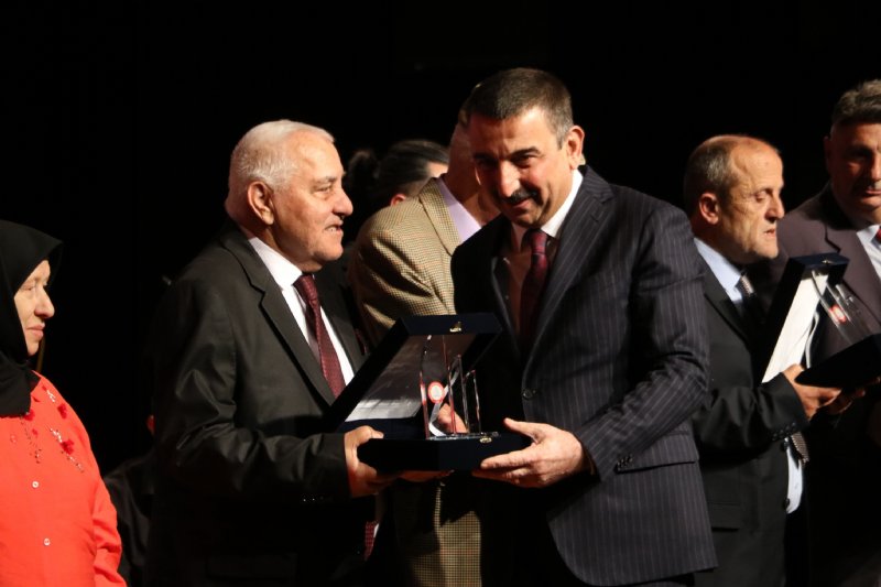 BÜYÜKLERİMİZ GENÇLERE NAL TOPLATTI - 8