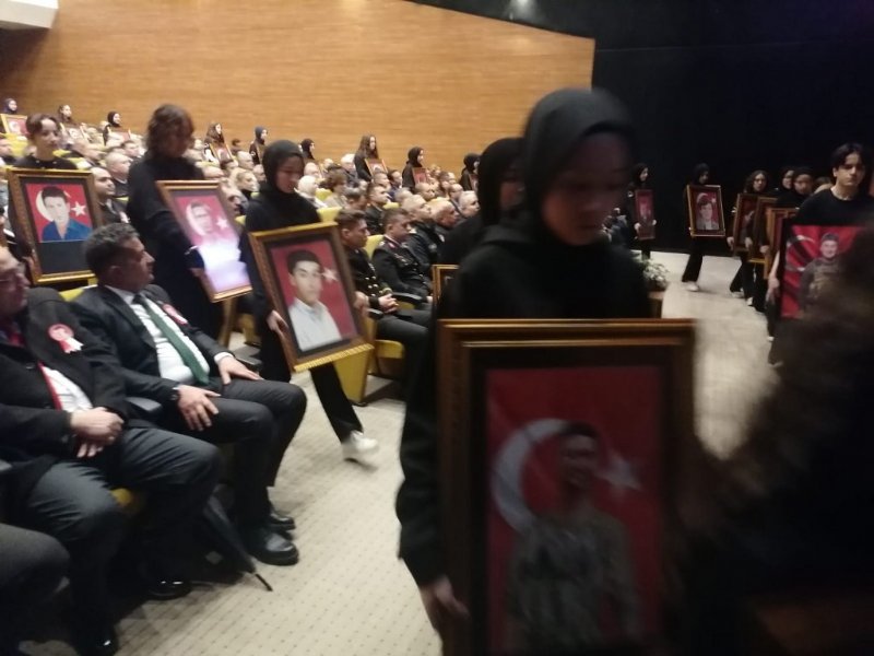 EREĞLİ´DEKİ TÖRENDE GERGİN ANLAR! - 7
