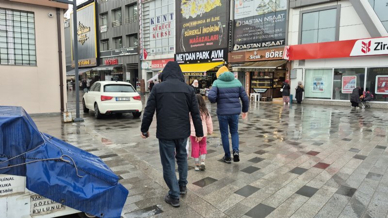 İNSANLIK ÖLMEMİŞ  - 5