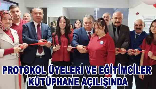 PROTOKOL ÜYELERİ VE EĞİTİMCİLER KÜTÜPHANE AÇILIŞINDA