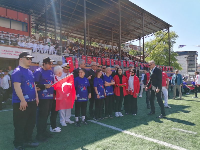 BAYRAM KUTLAMASI STATDA OLDU - 2