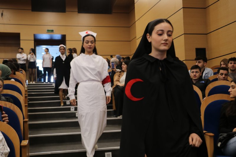 “HEMŞİRELERE” ÖZEL TARİHİ DEFİLE - 1