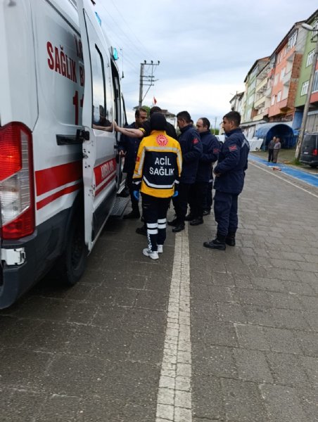 ISIRDI YAVRU KÖPEĞİ  YERDEN YERE VURDU - 1