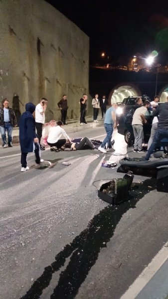 REFÜJE ÇARPTI: 4 YARALI - 1
