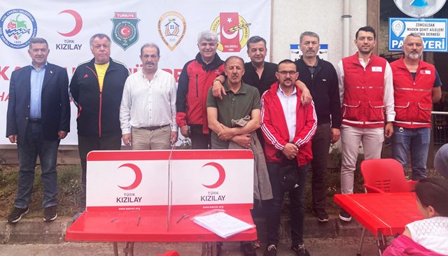 ÜÇ DERNEKTEN  KAN BAĞIŞI