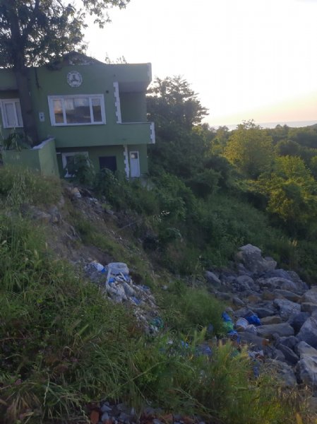 20 KÖYÜ BİRBİRİNE BAĞLAYAN YOLDA HEYELAN RİSKİ - 3